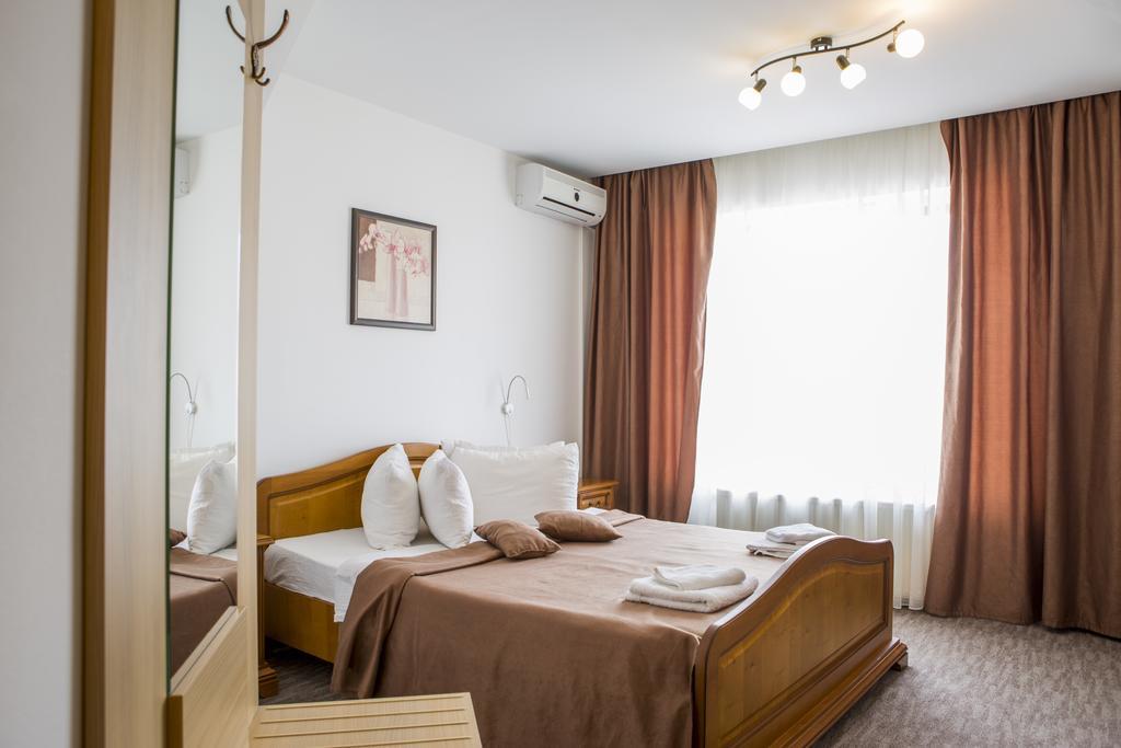Motel Darina Ungheni  Exteriör bild
