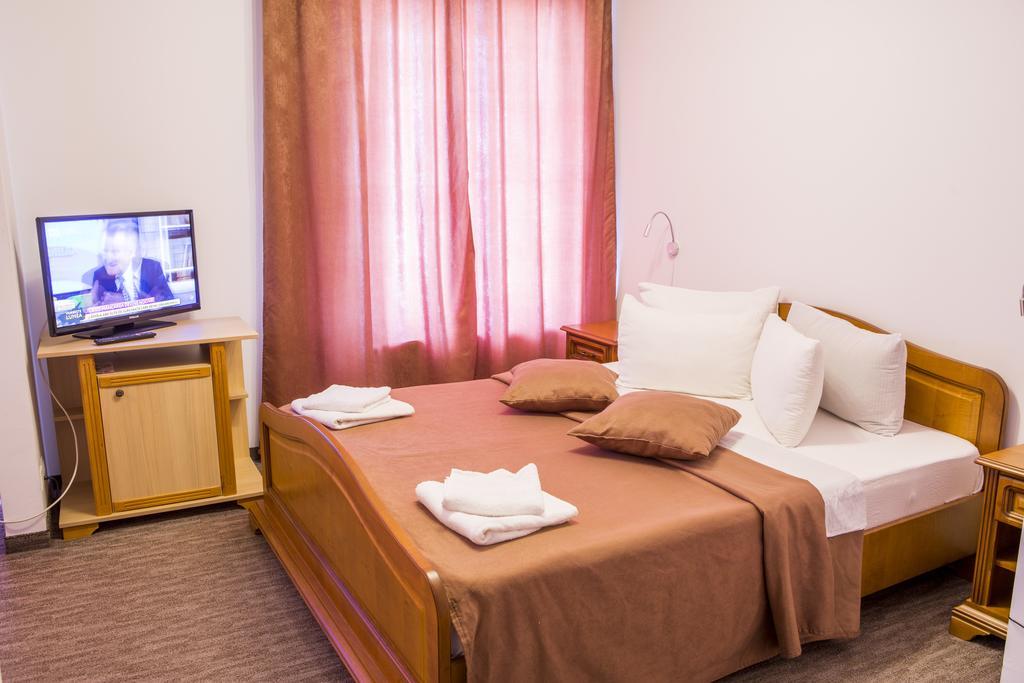 Motel Darina Ungheni  Exteriör bild