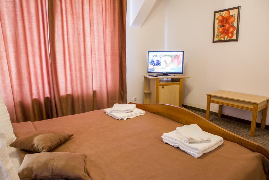 Motel Darina Ungheni  Exteriör bild