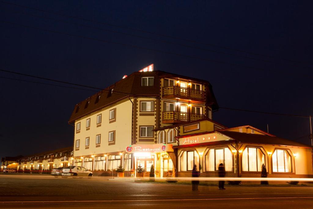 Motel Darina Ungheni  Exteriör bild